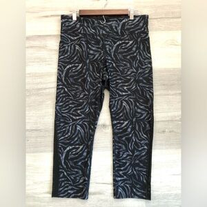 NWOT Juicy Couture Black and White Pattern Leggings